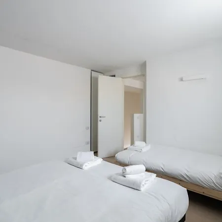 Apartament Parmenide *