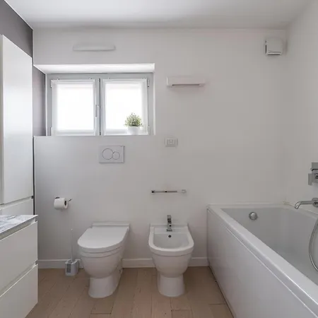 Parmenide Apartment *