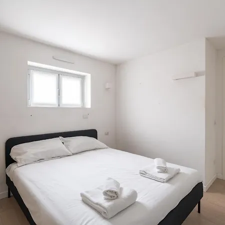 Apartment Parmenide